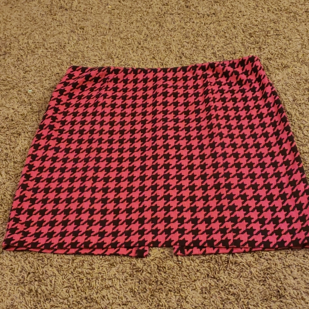 Hot pink & black houndstooth A line plus skirt